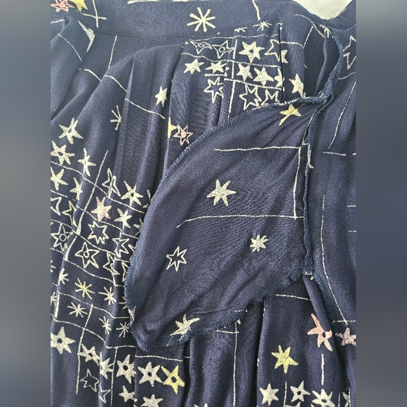 Patterned Navy Skirt - Picture 7 of 8